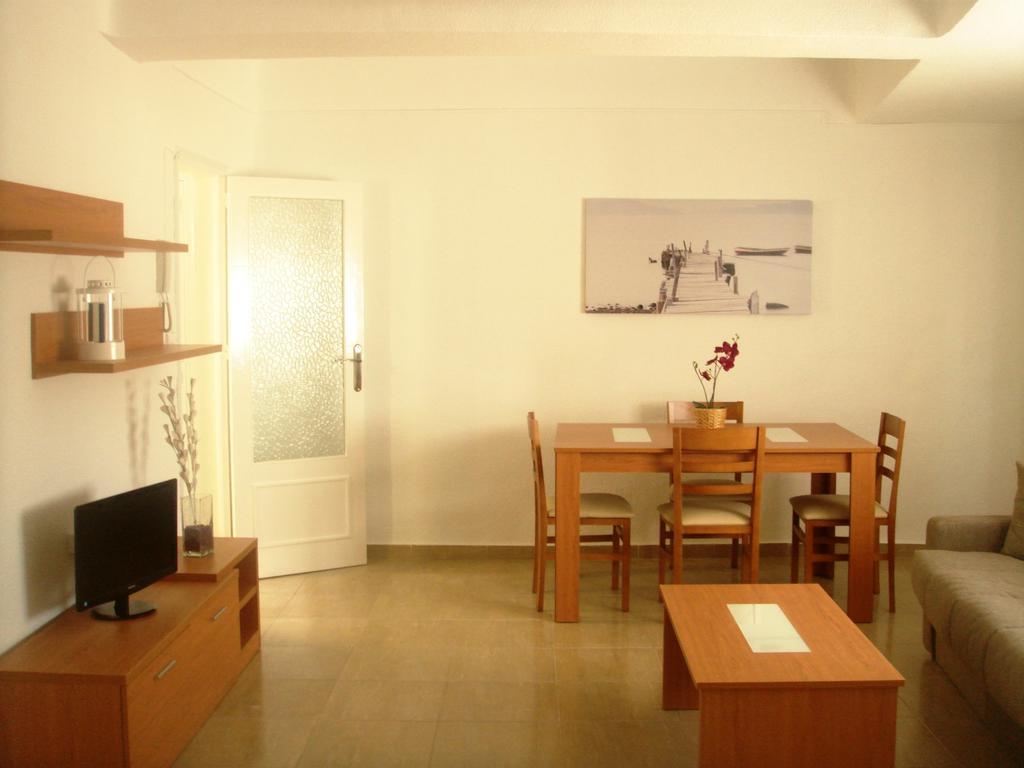 Apartamentos Margoysa I 로스알카자레스 객실 사진